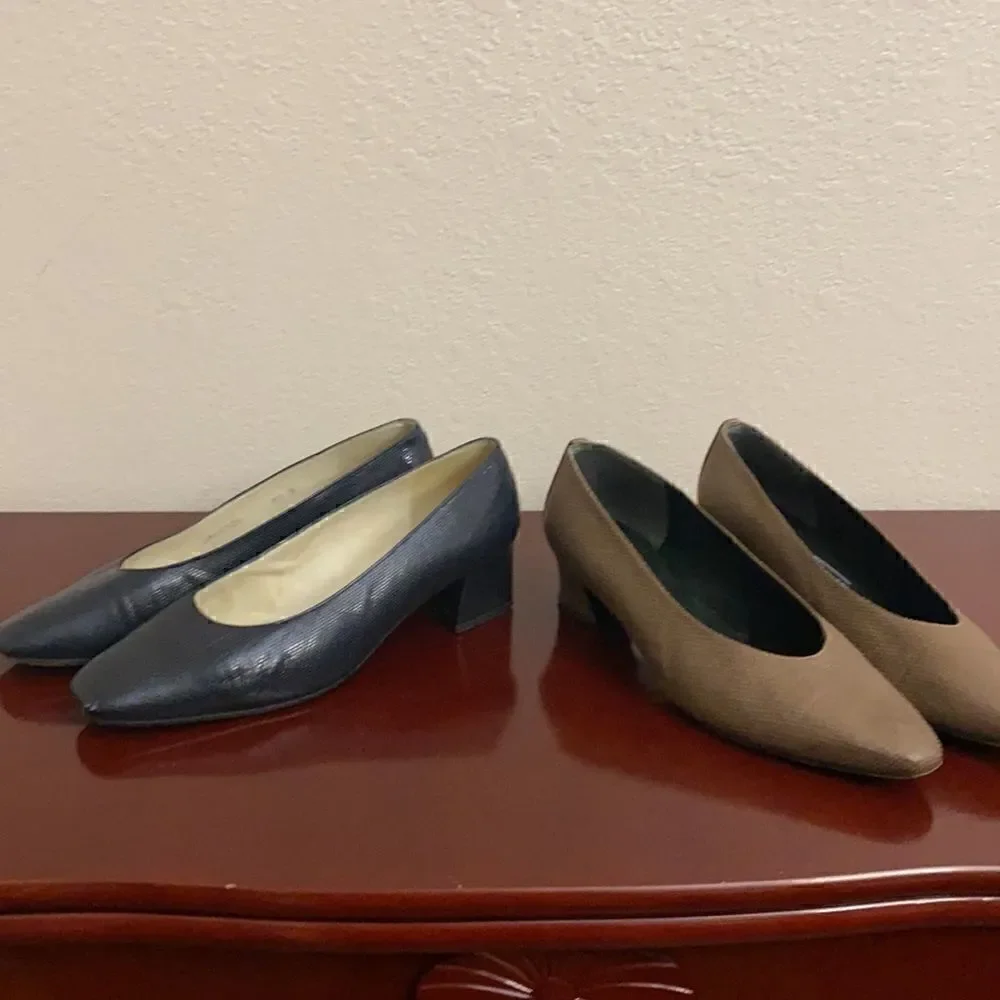 👠STUART WEITZNAN BUNDLE 8.5B Navy and Brown 1 inch shoes 👠